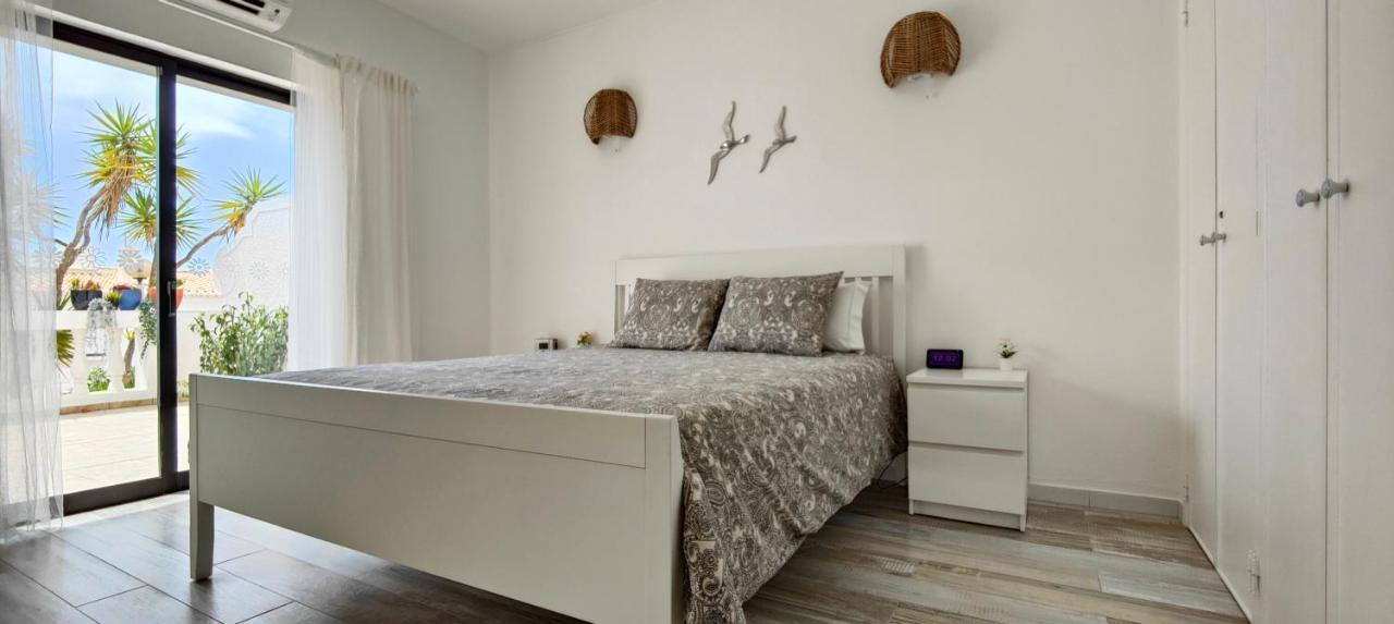 The Swallow'S Rest Beach House - Meia Praia Lagos Bagian luar foto